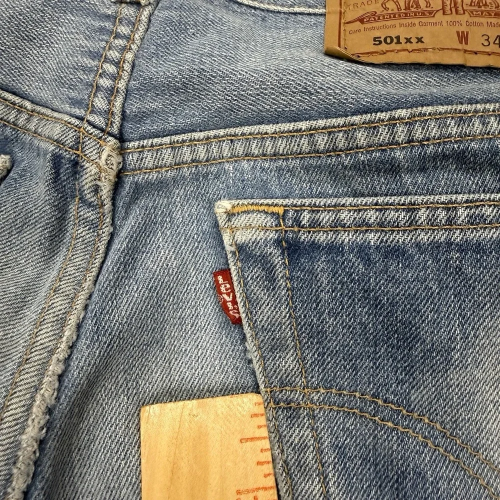 Levi's 501xx Jeans 34x34 Fit 30x30 90s Made Button Fly Made In USA Medium Wash